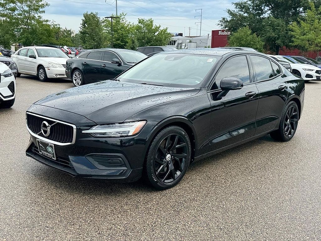 2020 Volvo S60 T6 Momentum