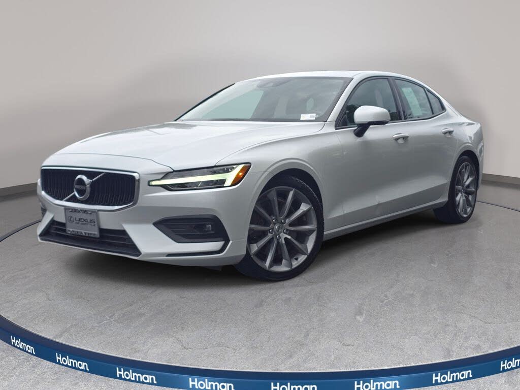 2021 Volvo S60 T6 Momentum