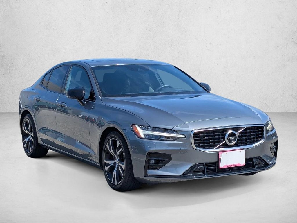 2019 Volvo S60 T6 R-Design