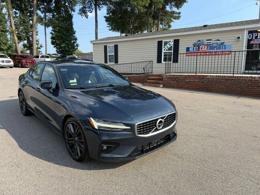 2019 Volvo S60 T6 R-Design