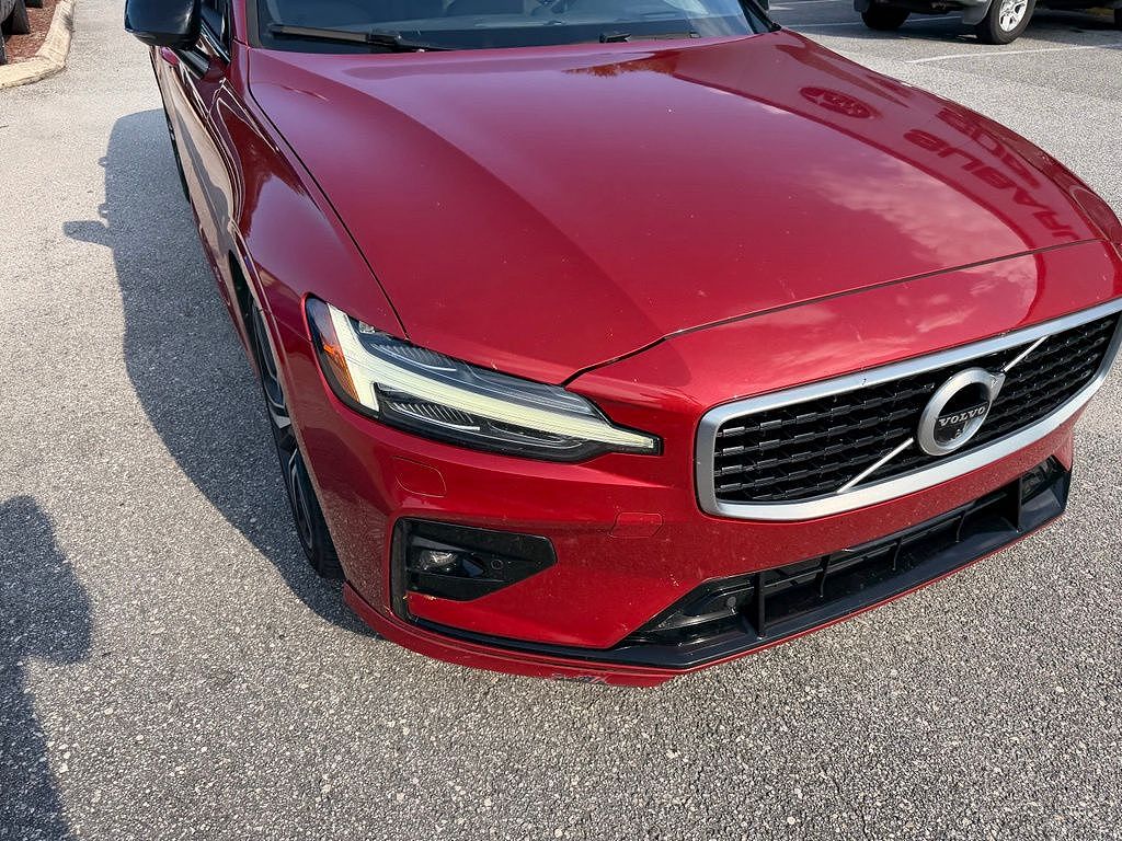 2019 Volvo S60 T6 R-Design
