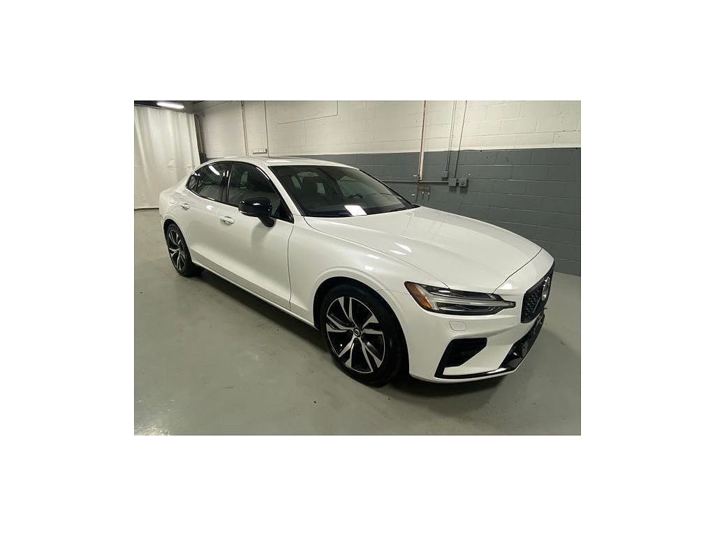 2022 Volvo S60 Recharge Plug-In Hybrid T8 R-Design