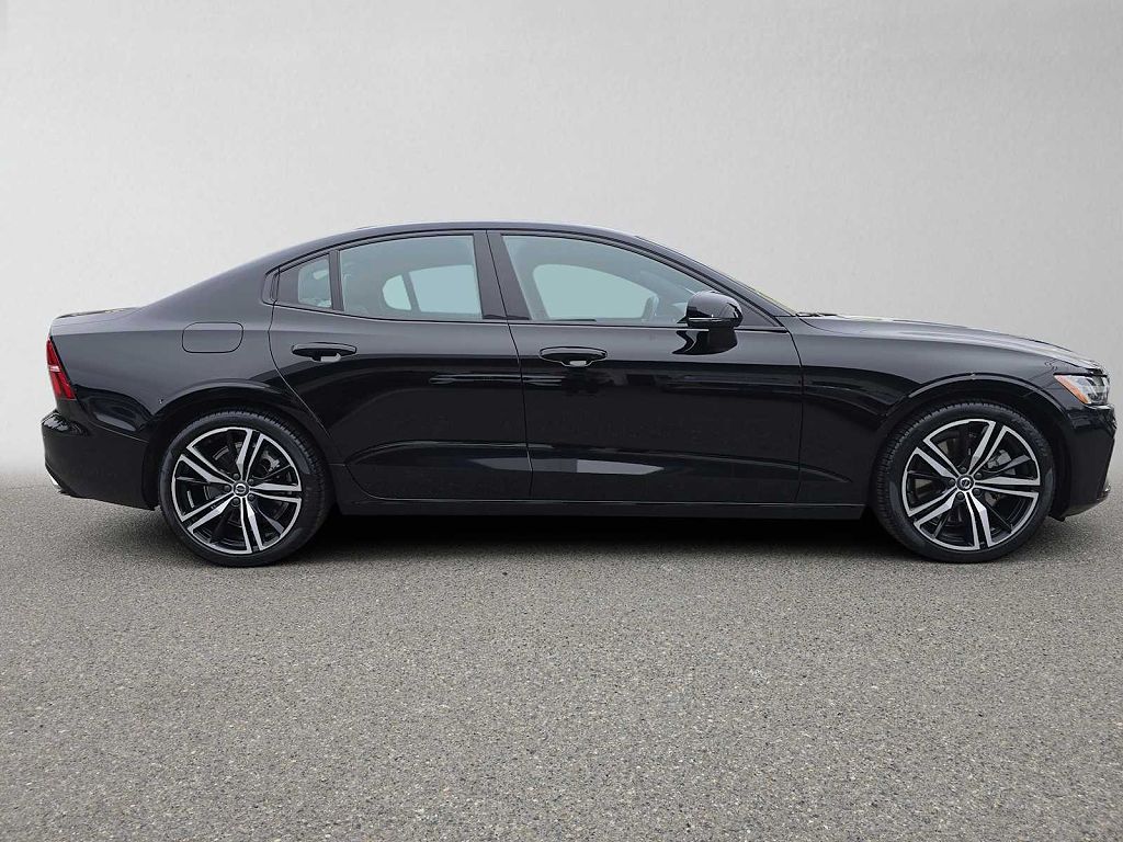 2022 Volvo S60 Recharge Plug-In Hybrid T8 R-Design