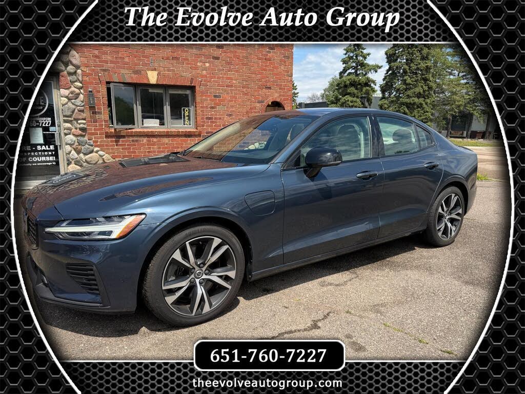 2021 Volvo S60 Recharge Plug-In Hybrid T8 R-Design Expression