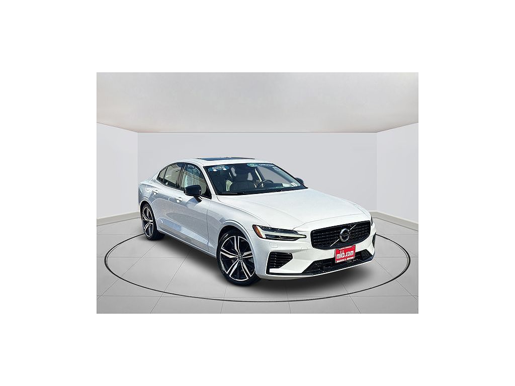2022 Volvo S60 Recharge Plug-In Hybrid T8 R-Design Expression