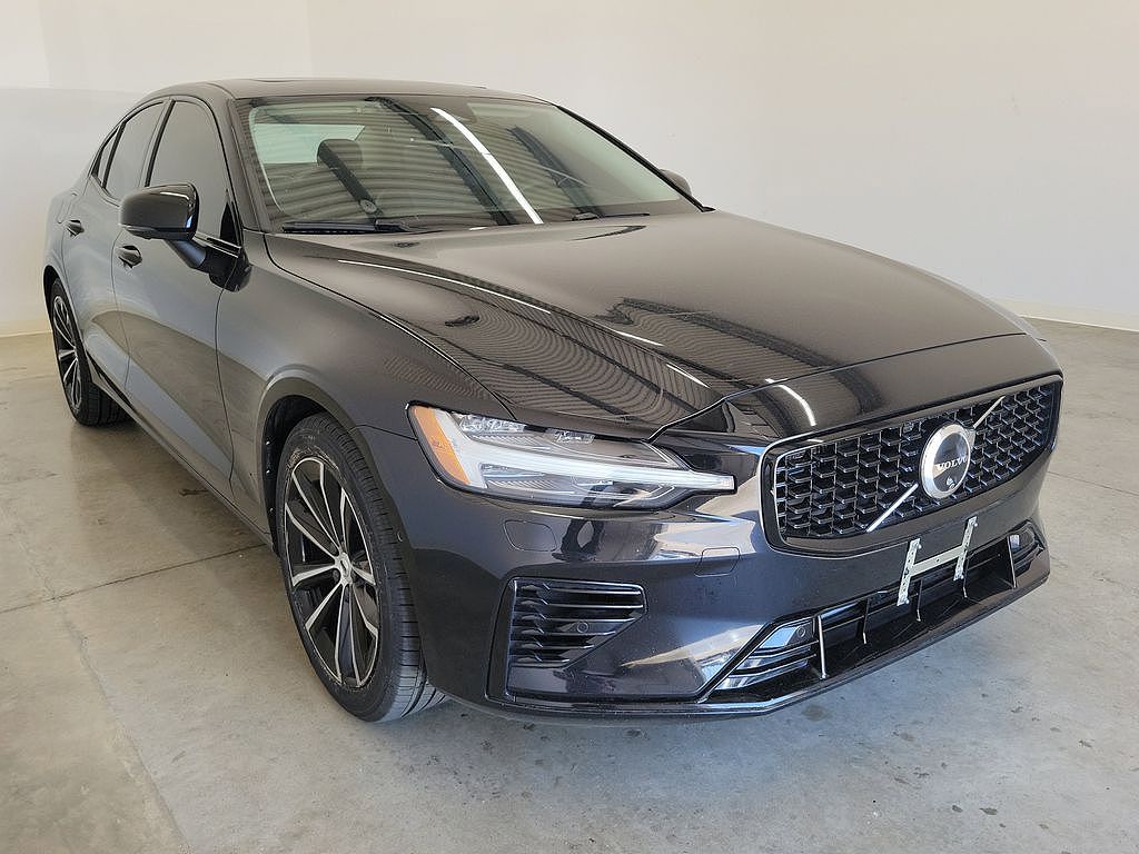2025 Volvo S60 T8 Plus