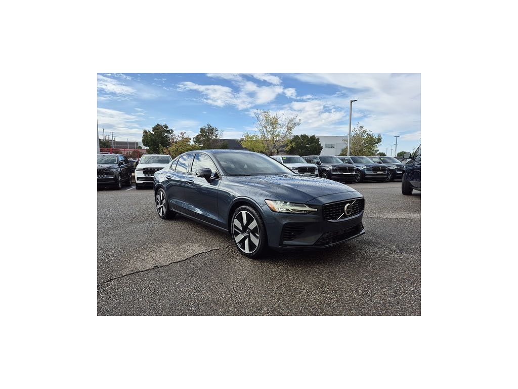 2024 Volvo S60 Recharge T8 Plus