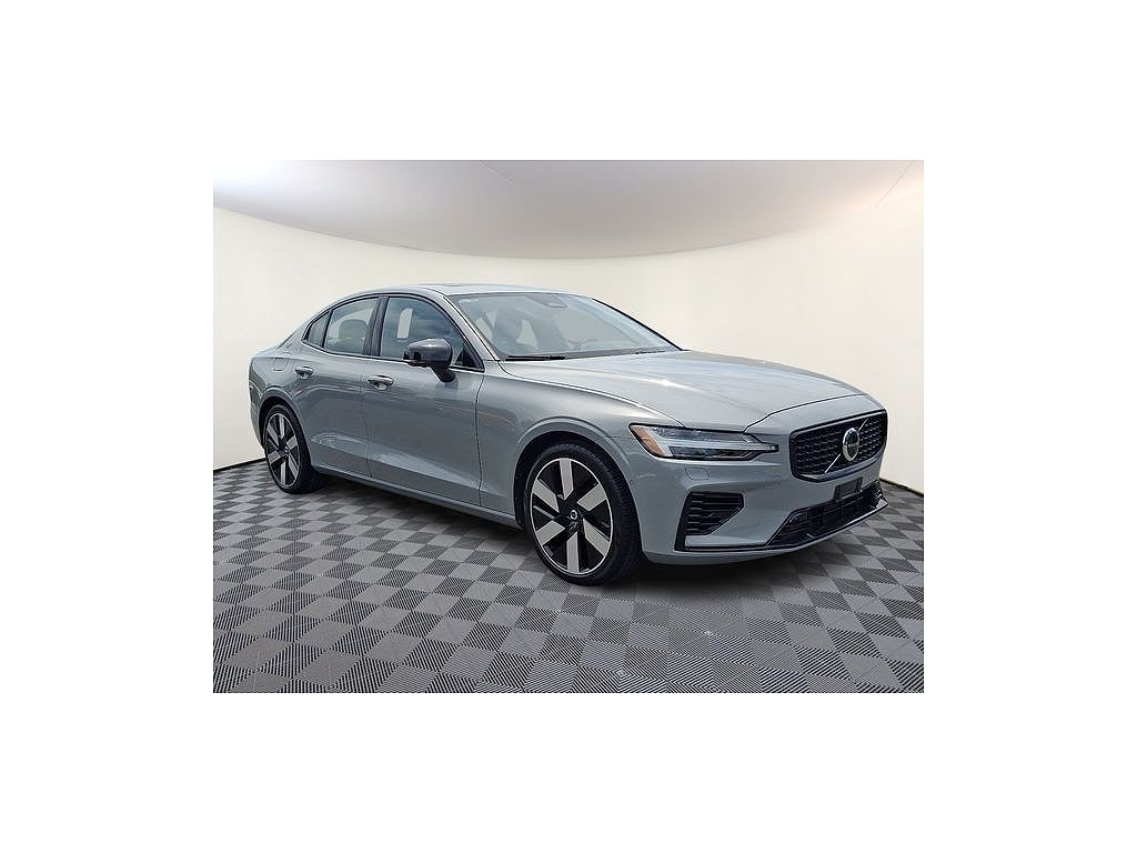 2024 Volvo S60 Recharge T8 Plus