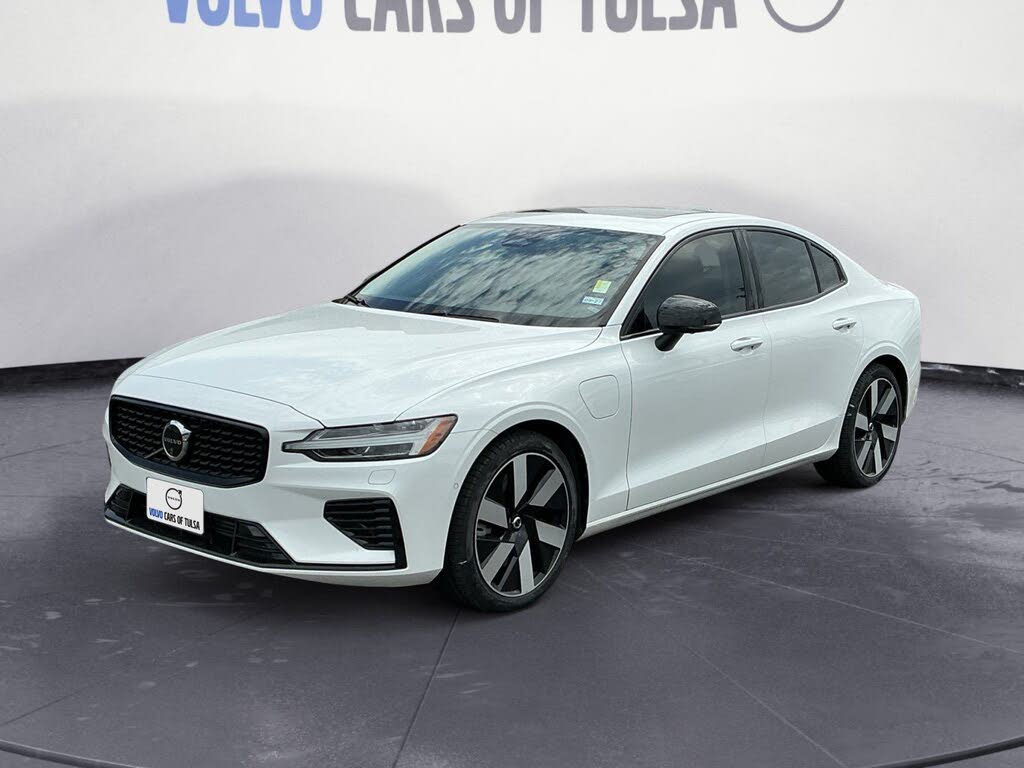 2024 Volvo S60 Recharge T8 Plus