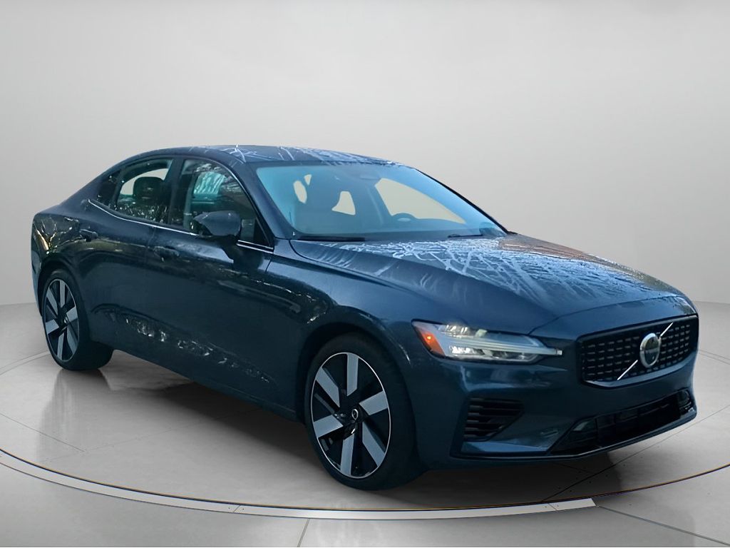 2024 Volvo S60 Recharge T8 Ultimate