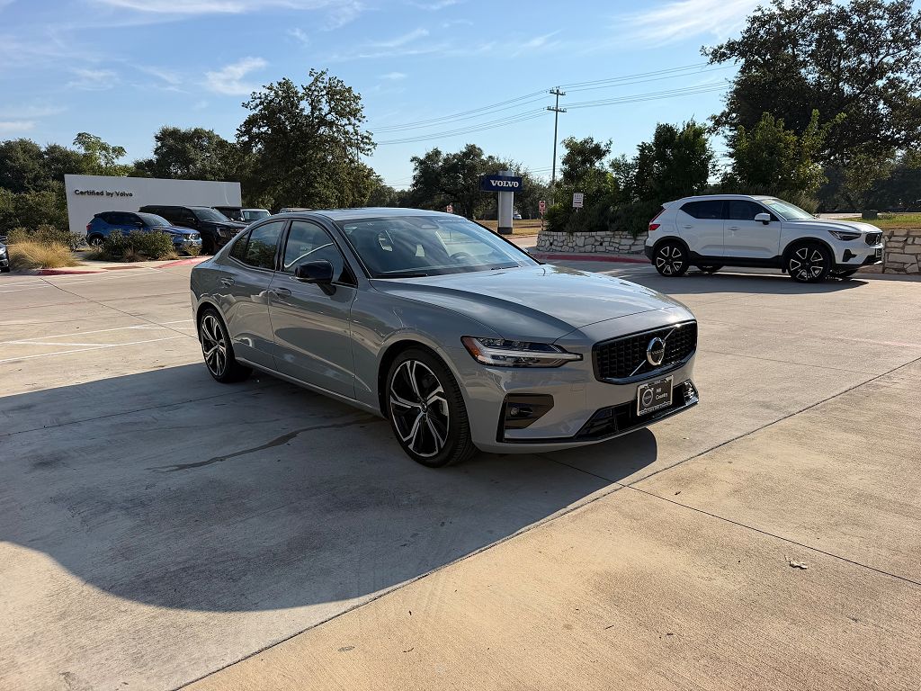 2025 Volvo S60 B5 Plus