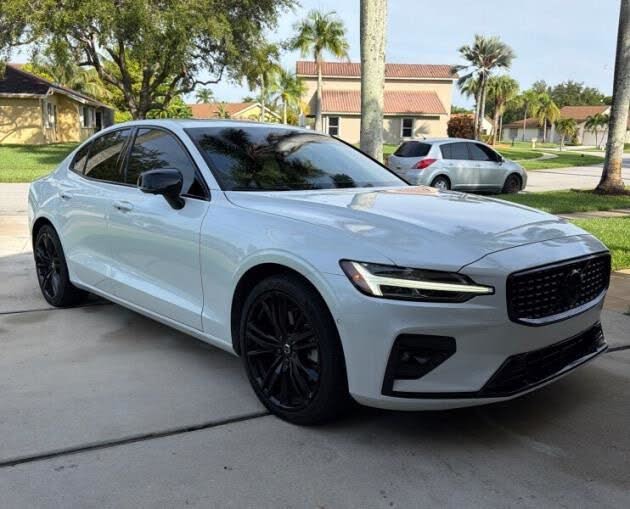 2024 Volvo S60 B5 Plus Black Edition