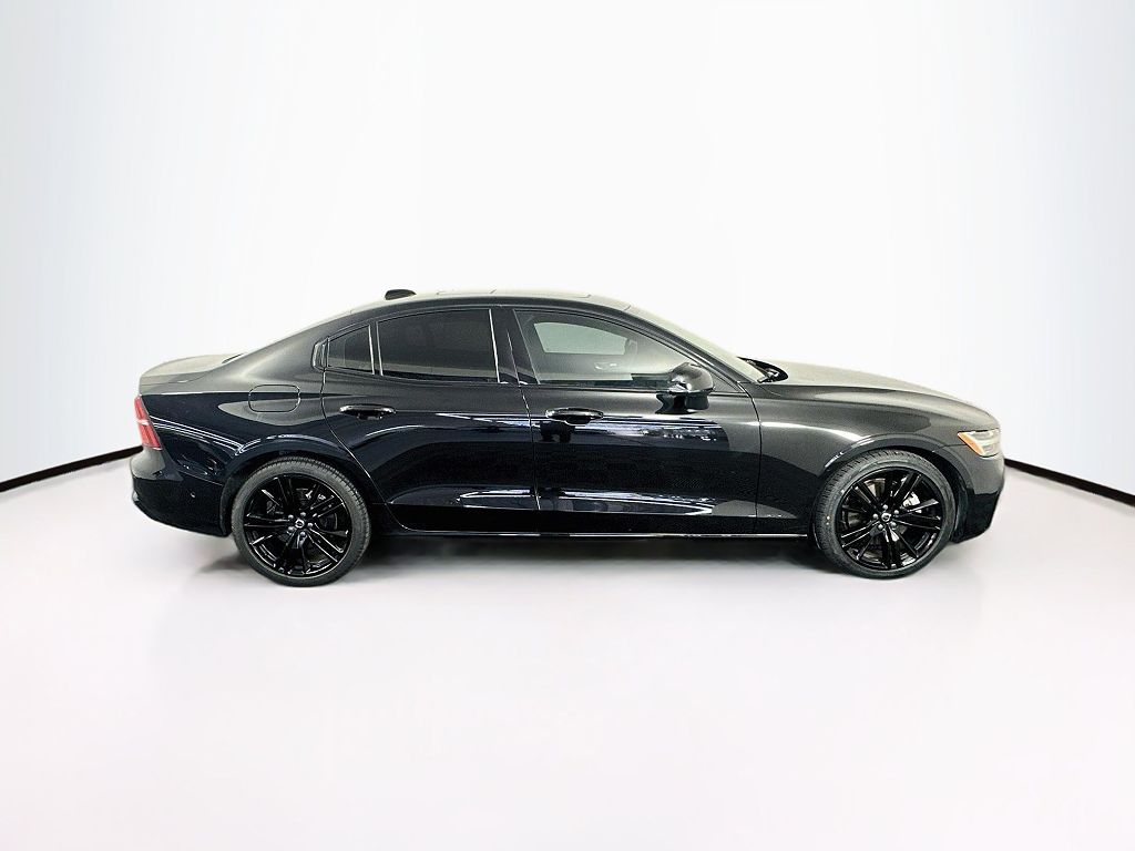 2024 Volvo S60 B5 Plus Black Edition