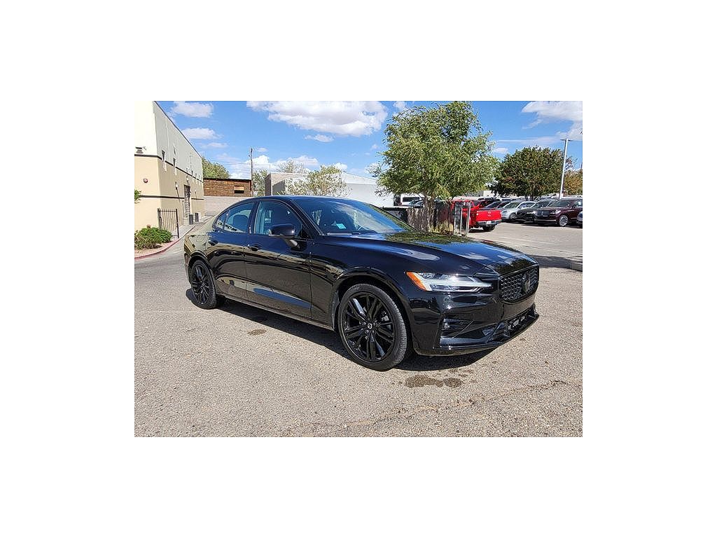 2024 Volvo S60 B5 Plus Black Edition
