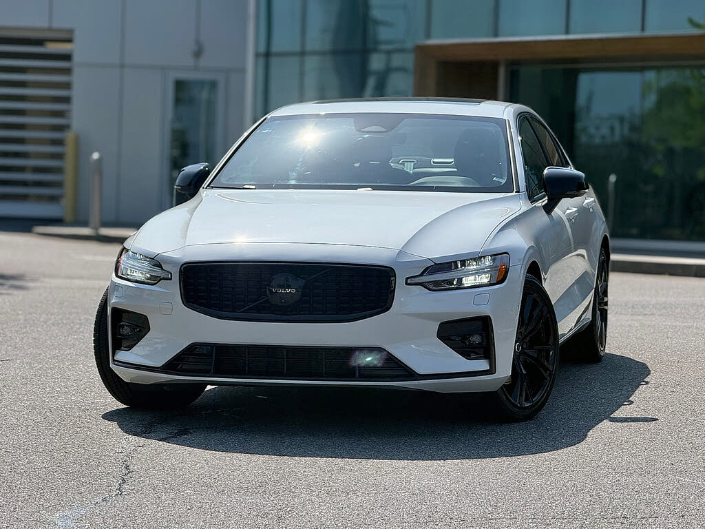 2024 Volvo S60 B5 Plus Black Edition