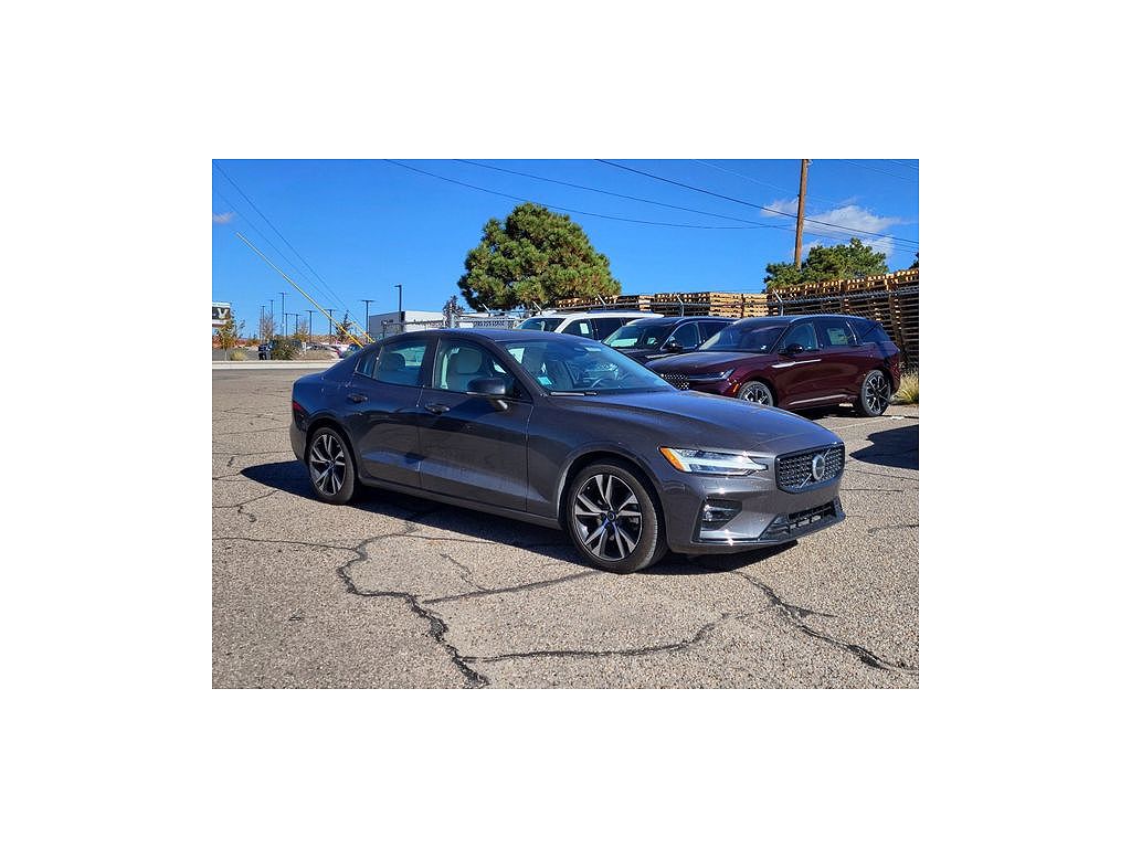 2024 Volvo S60 B5 Plus