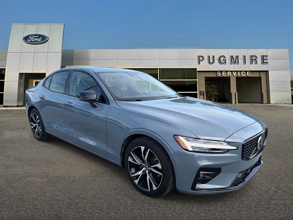 2024 Volvo S60 B5 Plus