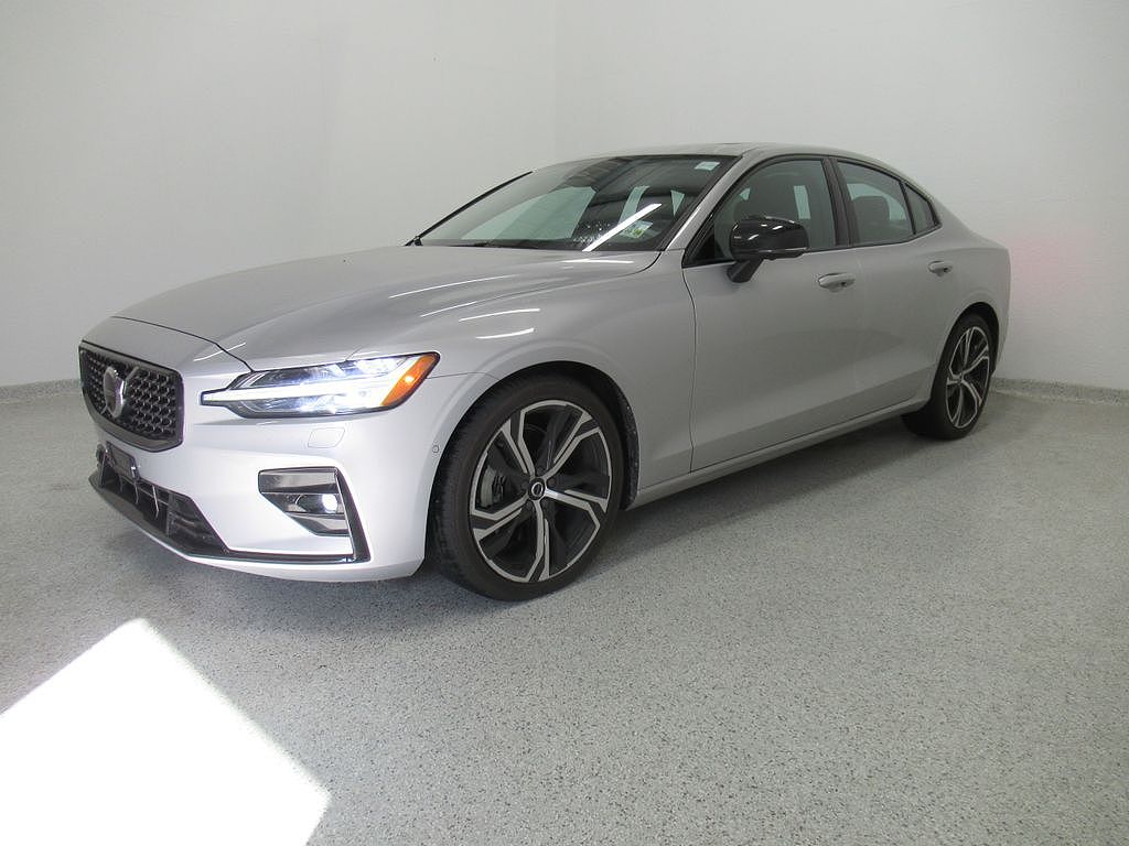 2024 Volvo S60 B5 Plus