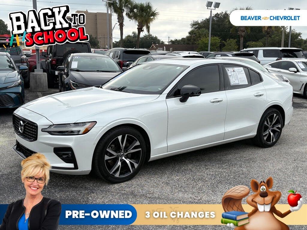 2022 Volvo S60 B5 R-Design
