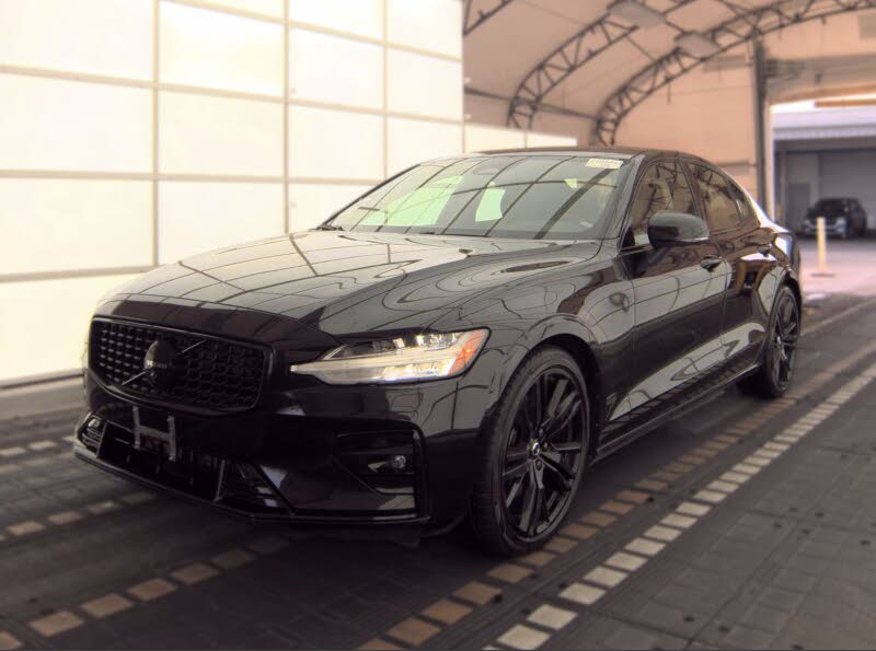 2023 Volvo S60 B5 Plus Black Edition
