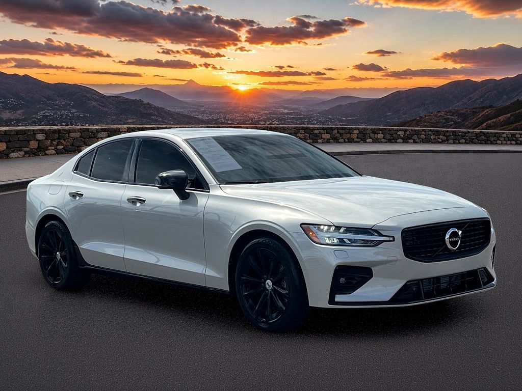 2022 Volvo S60 B5 Momentum