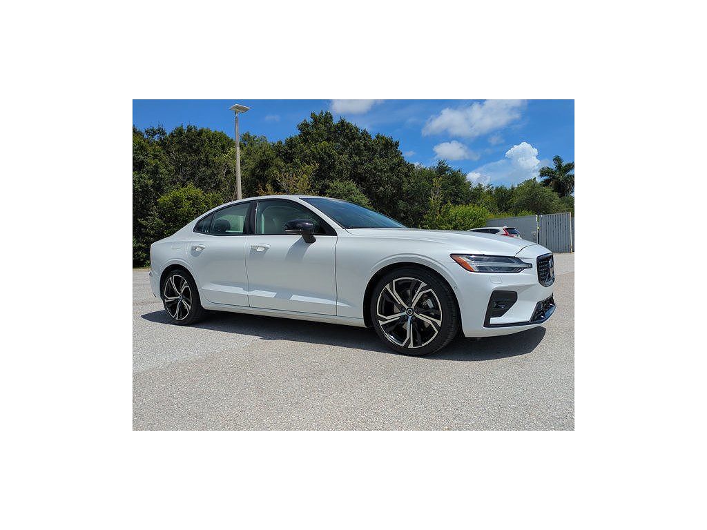 2025 Volvo S60 B5 Plus