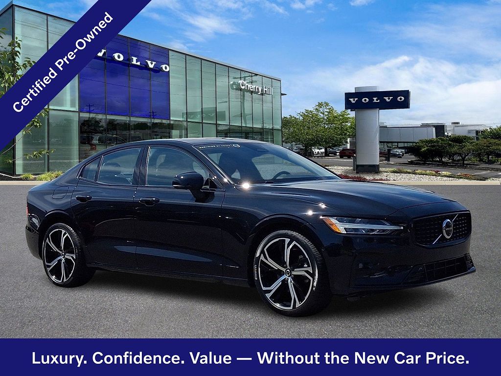 2025 Volvo S60 B5 Plus