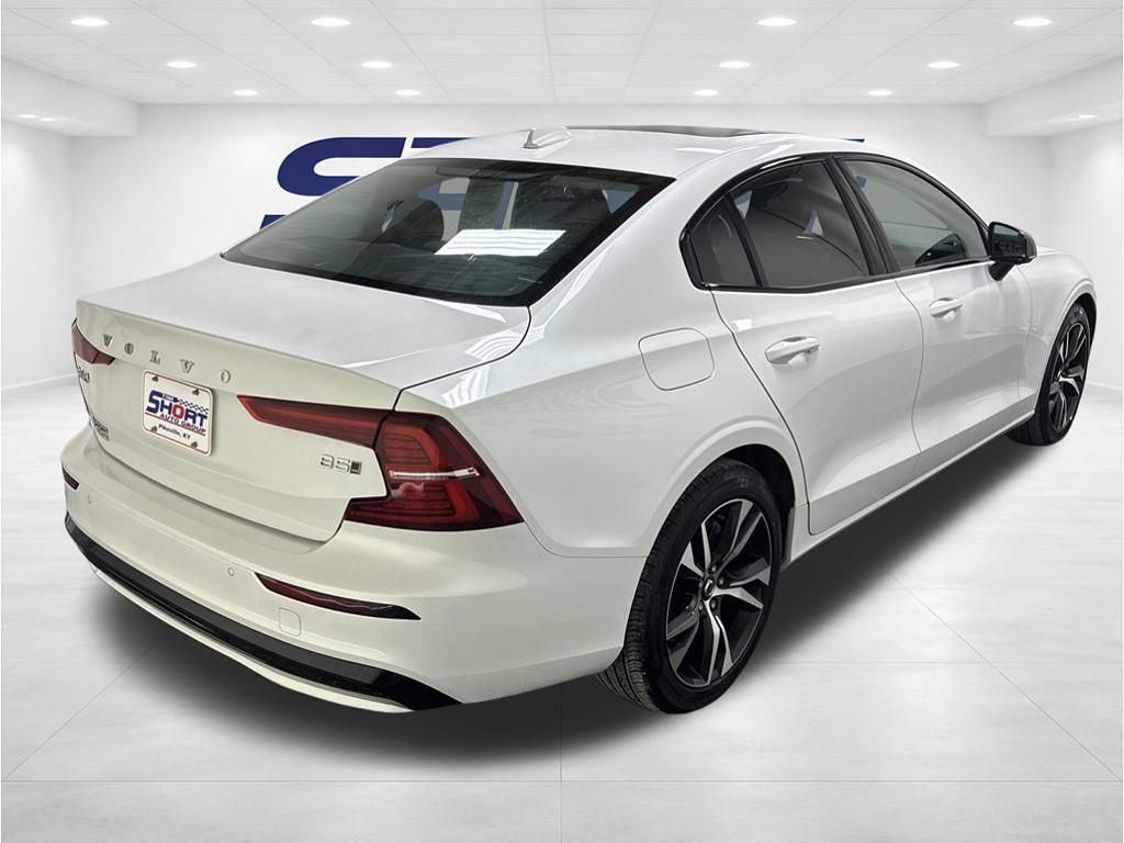 2025 Volvo S60 B5 Core