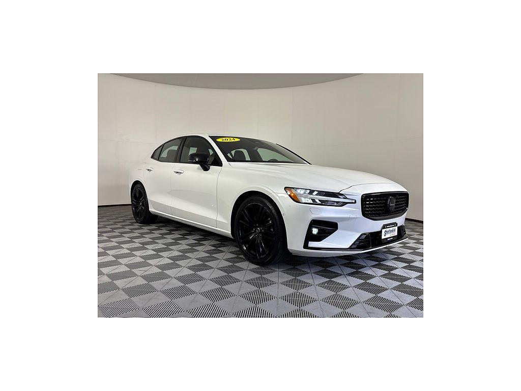 2024 Volvo S60 B5 Plus Black Edition