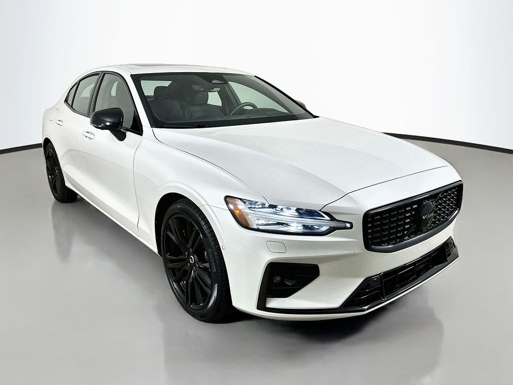 2024 Volvo S60 B5 Plus Black Edition