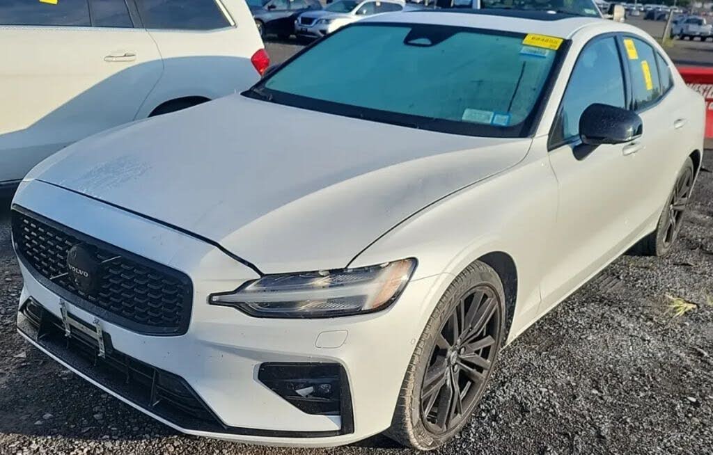 2024 Volvo S60 B5 Plus Black Edition