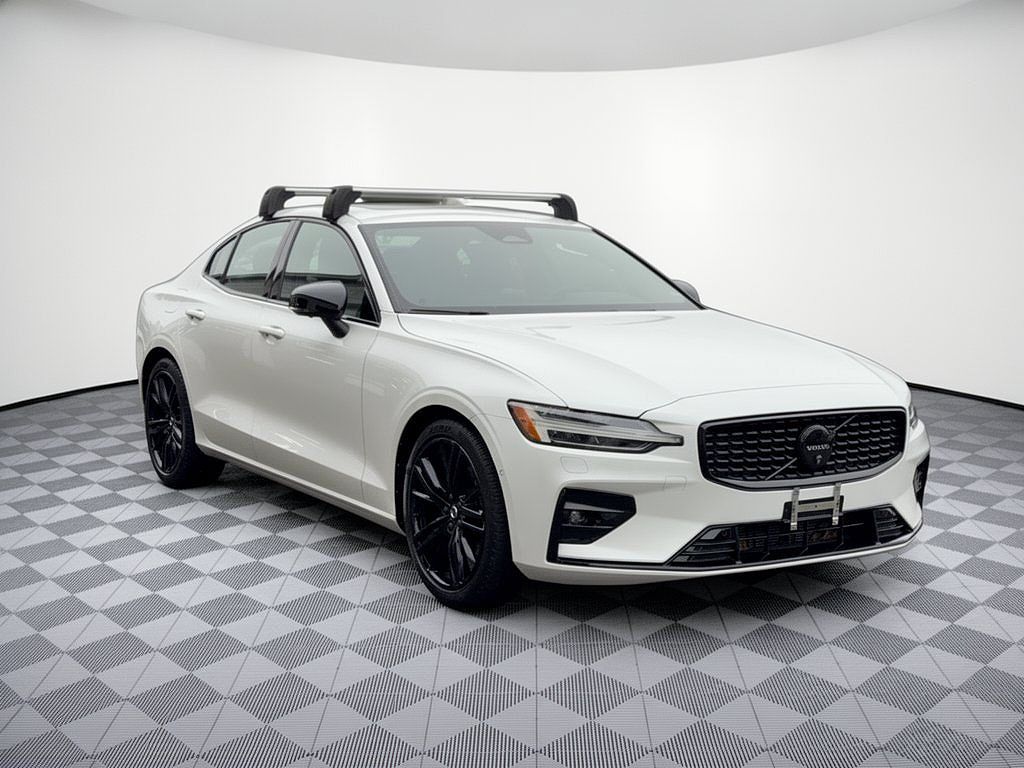 2024 Volvo S60 Plus Black Edition