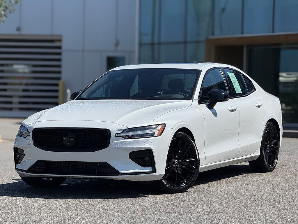2024 Volvo S60 B5 Plus Black Edition