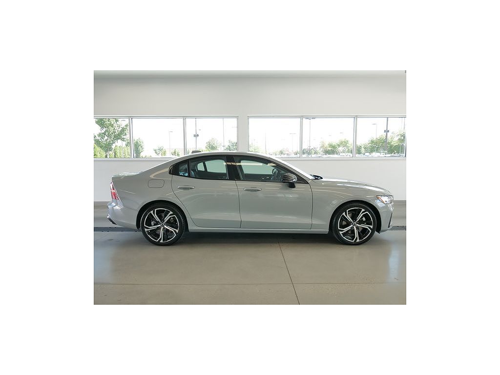2024 Volvo S60 B5 Core