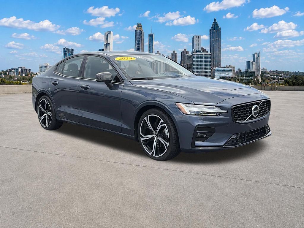 2024 Volvo S60 B5 Core Dark Theme