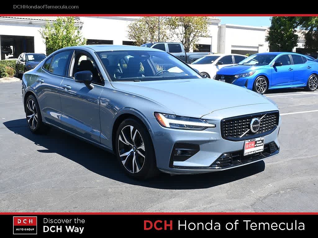 2024 Volvo S60 B5 Plus