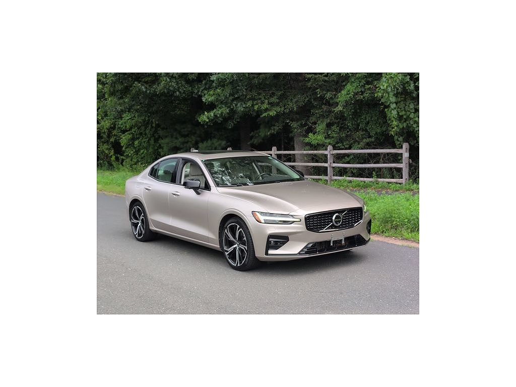 2024 Volvo S60 B5 Plus