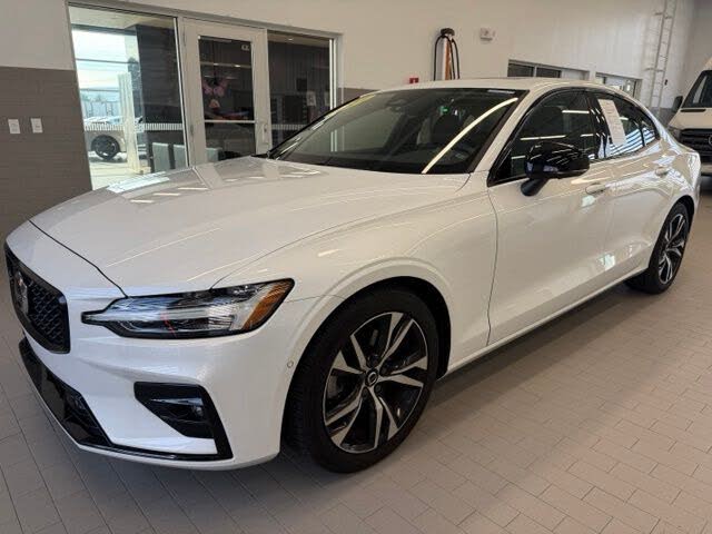 2024 Volvo S60 B5 Plus