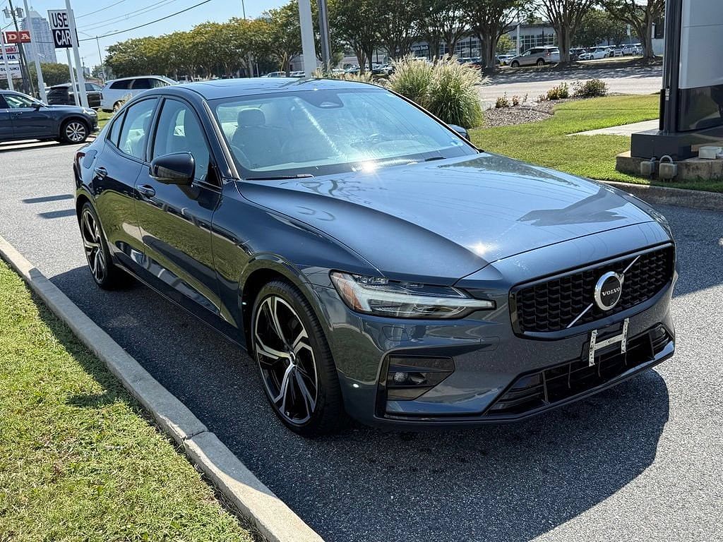 2024 Volvo S60 B5 Plus