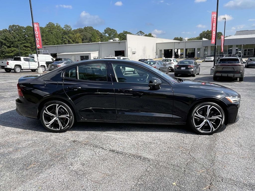 2024 Volvo S60 B5 Plus