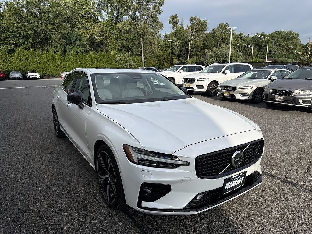 2024 Volvo S60 B5 Ultimate