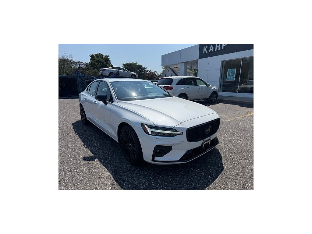 2023 Volvo S60 B5 Plus Black Edition