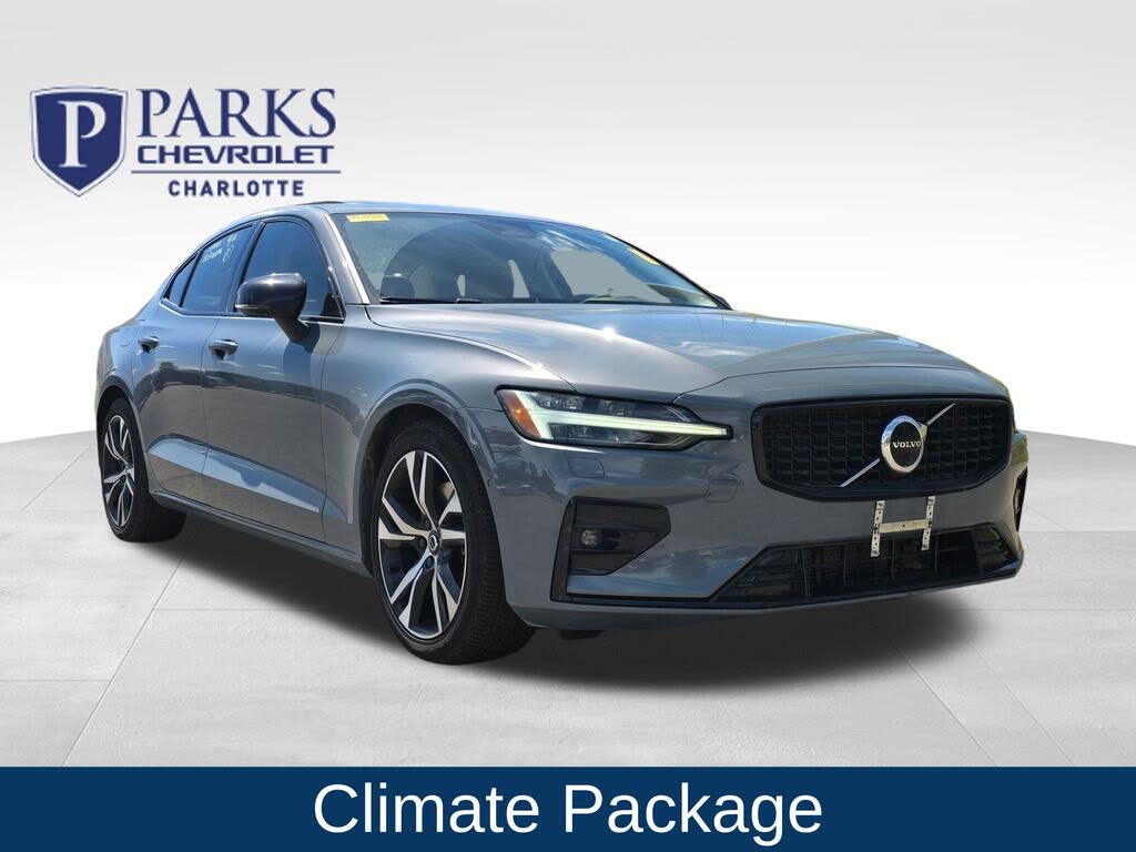 2023 Volvo S60 B5 Plus Dark