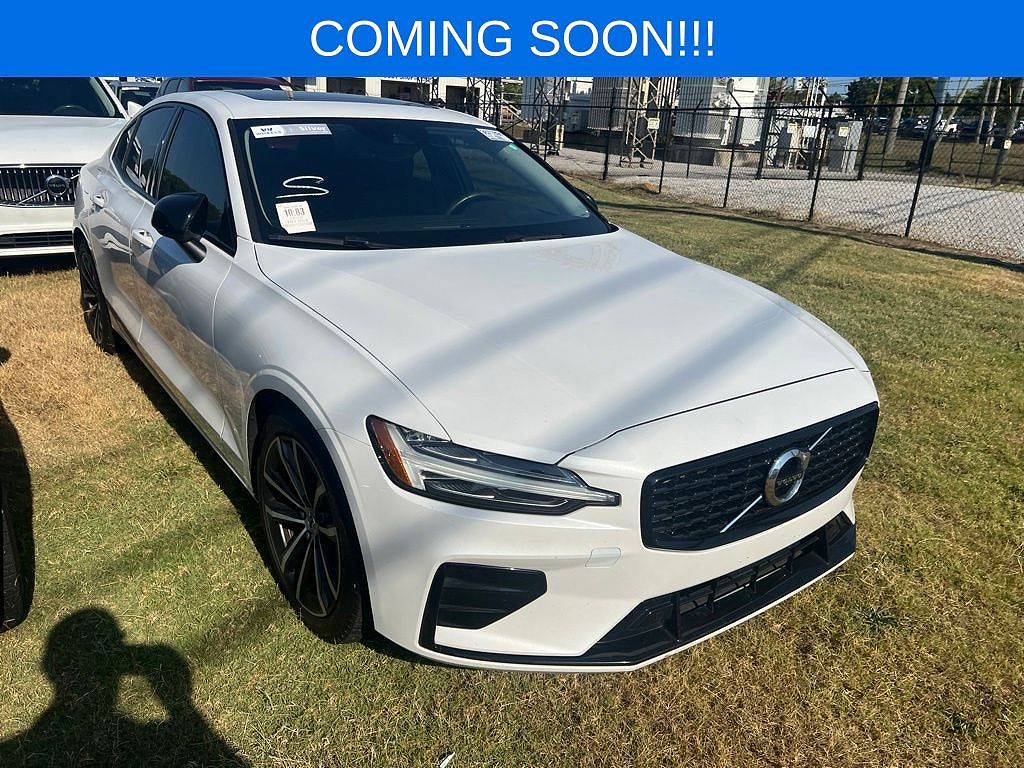 2022 Volvo S60 B5 Momentum