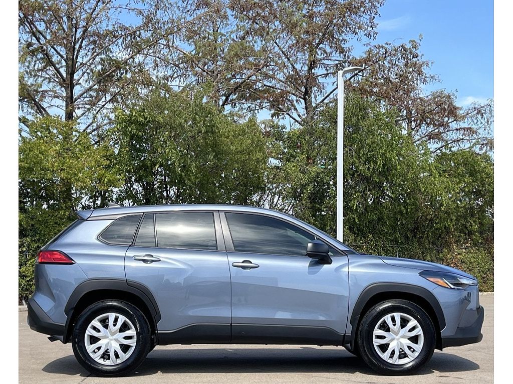 2025 Toyota Corolla Cross L w/8-in Audio Multimedia With 6 Speakers