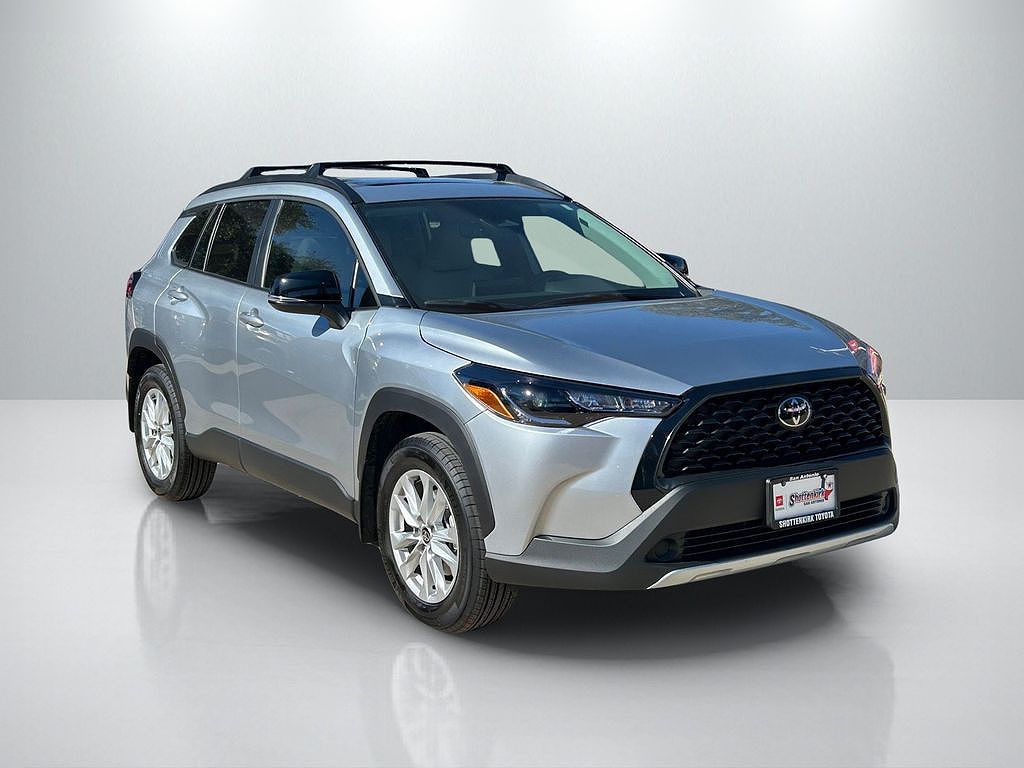 2025 Toyota Corolla Cross LE