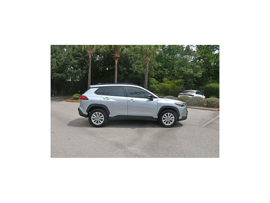 2025 Toyota Corolla Cross LE