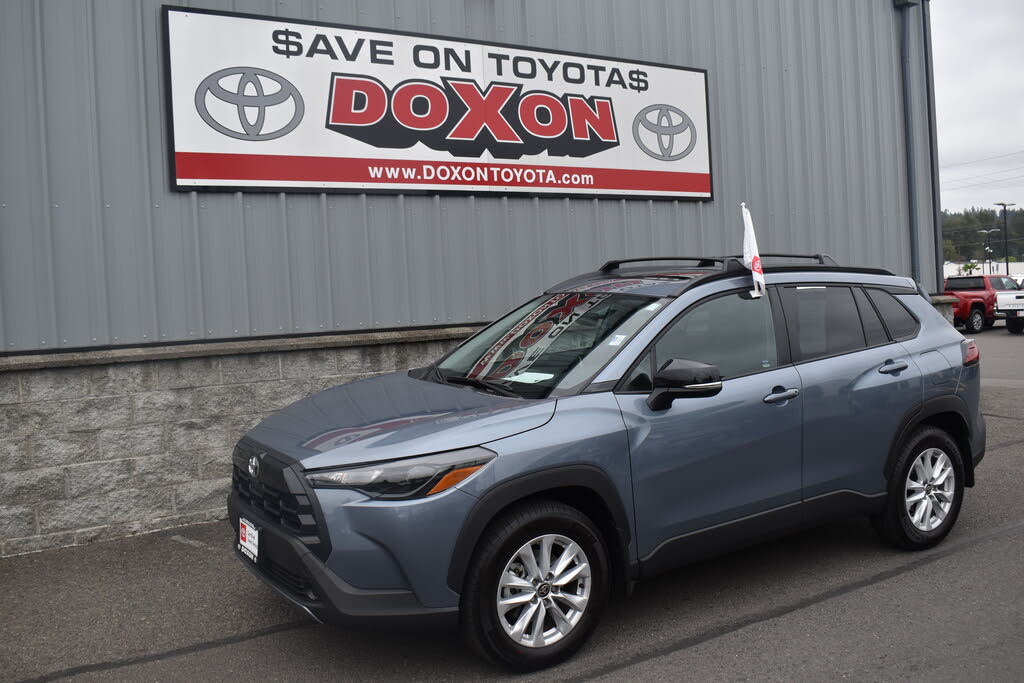 2026 Toyota Corolla Cross LE