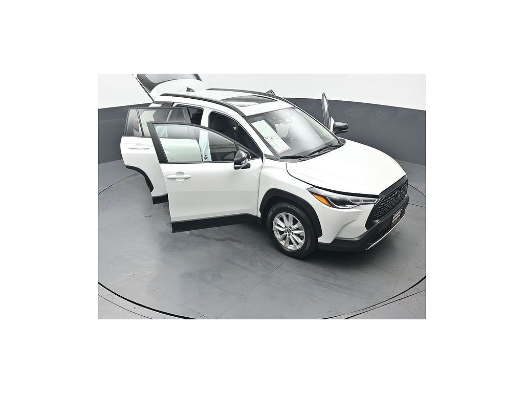 2025 Toyota Corolla Cross LE