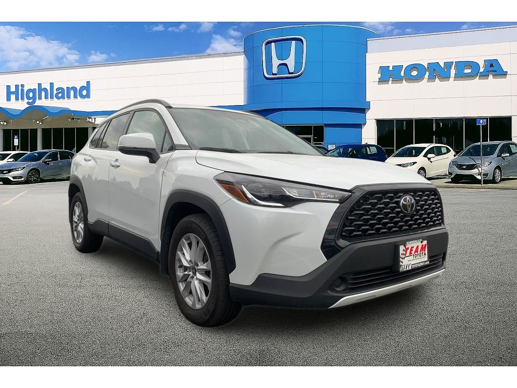 2024 Toyota Corolla Cross LE